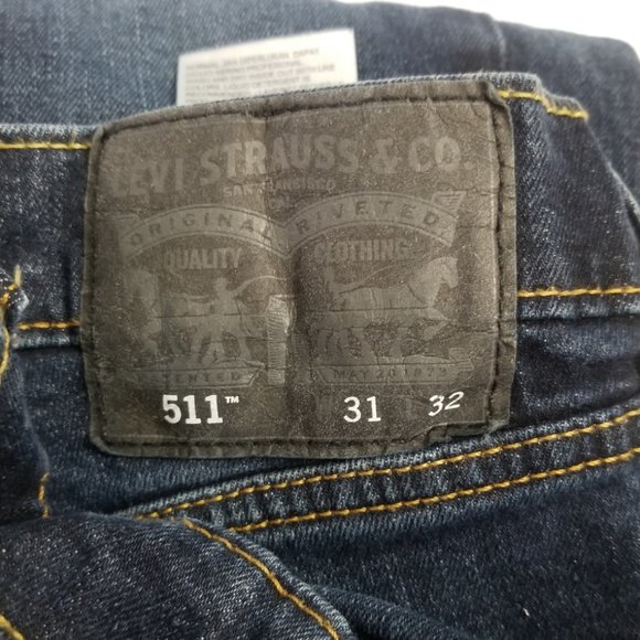 LEVI'S STRAUSS & CO. 511 Men’s Jeans - Picture 4 of 9